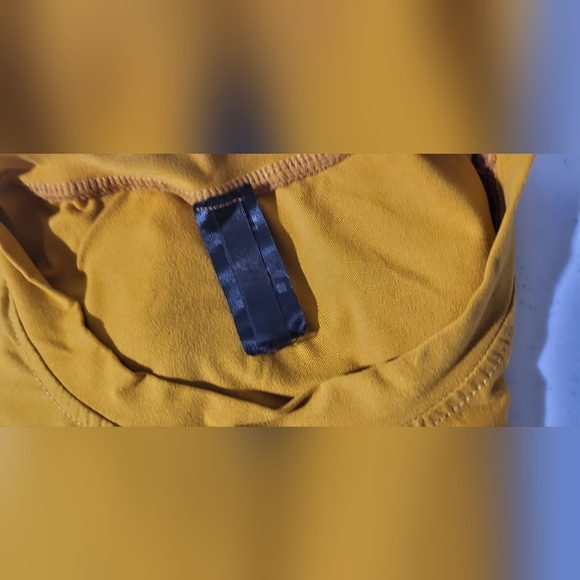 Short Sets Lot of 3 (pink, rose, yellow/gold) size medium - Picture 3 of 6